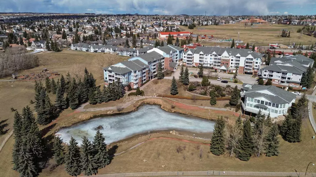 3309 Hawksbrow PT NW #309, Calgary, AB T3G 4C9