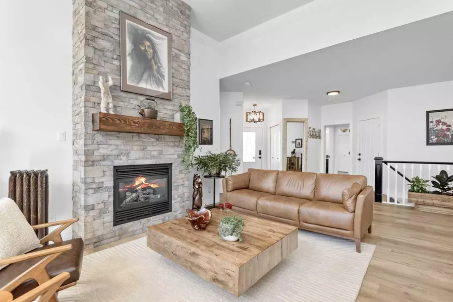 32 Dowler ST #44, Red Deer, AB T4R 3A1