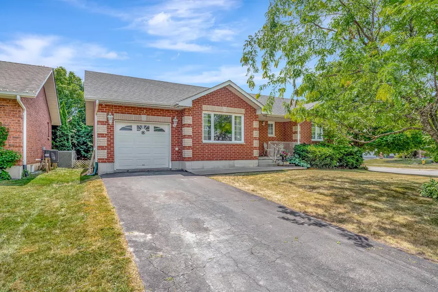 7 Eakins CRES, Kawartha Lakes, ON K9V 6H8