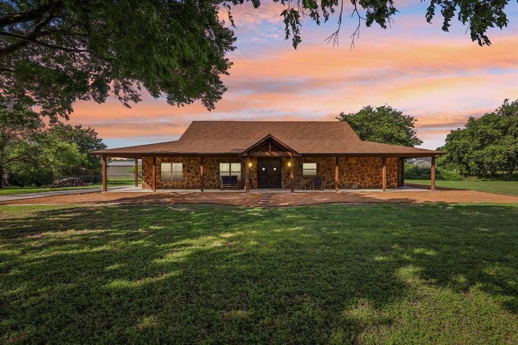 8137 Dollar Lane, Fort Worth, TX 76126