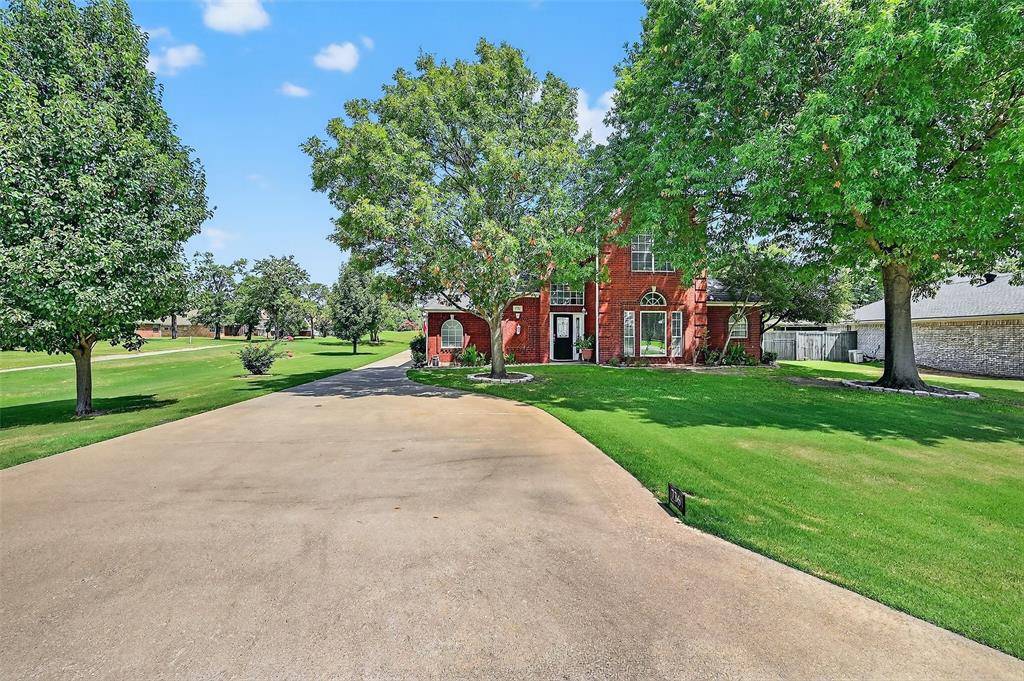 Lake Kiowa, TX 76240,736 W Kiowa Drive