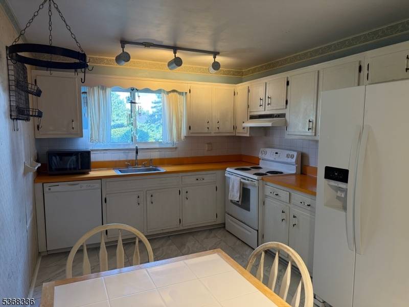 Stanhope Boro, NJ 07874,13237 Dell Pl #237