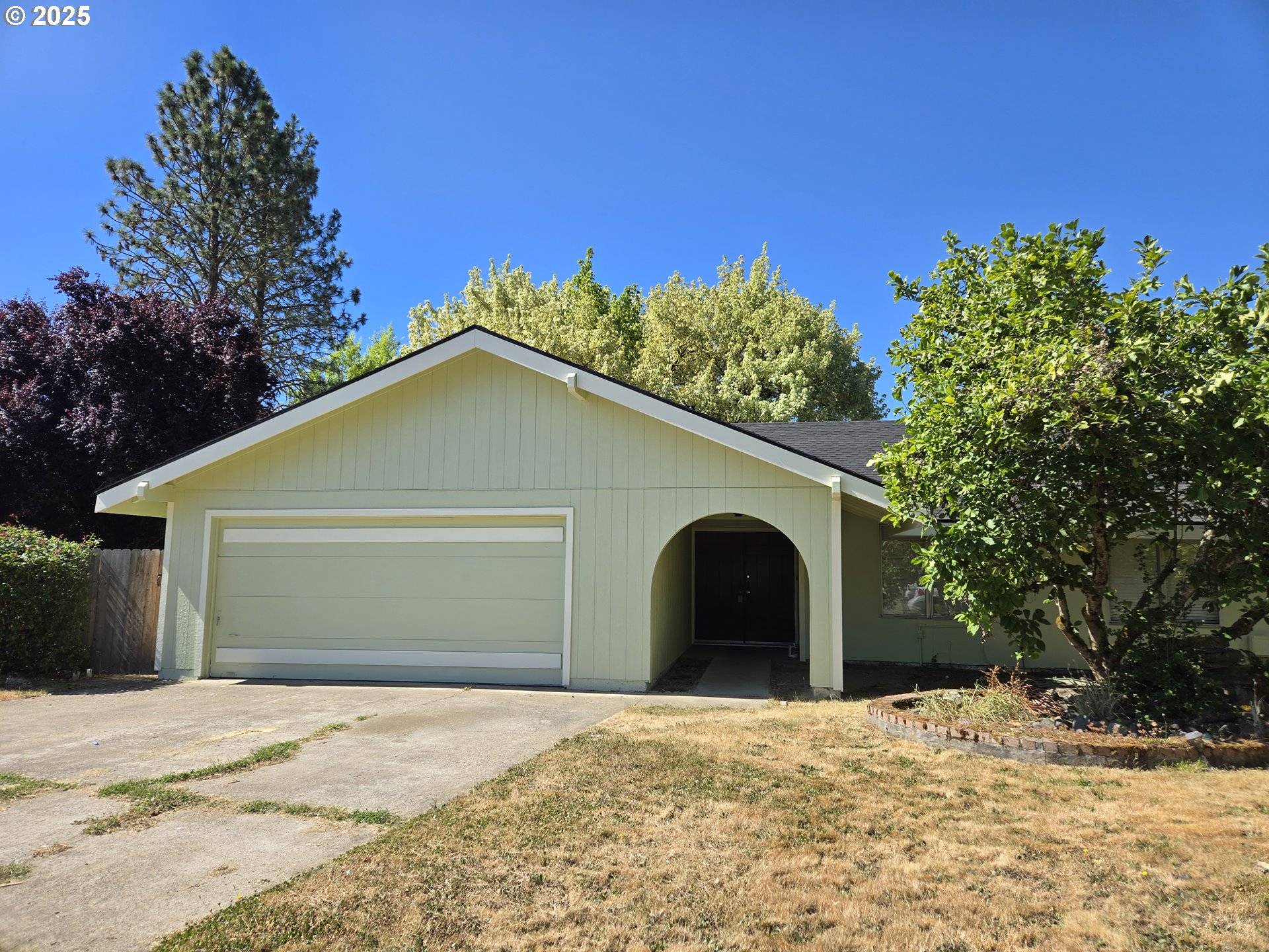 Sutherlin, OR 97479,1326 E SECOND CT