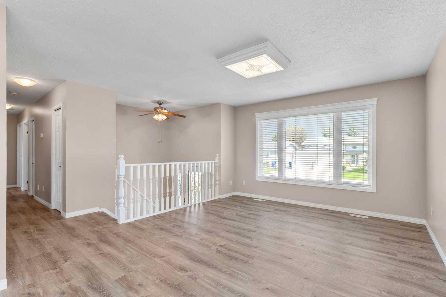 Olds, AB T4H1C3,5607 43 St Close