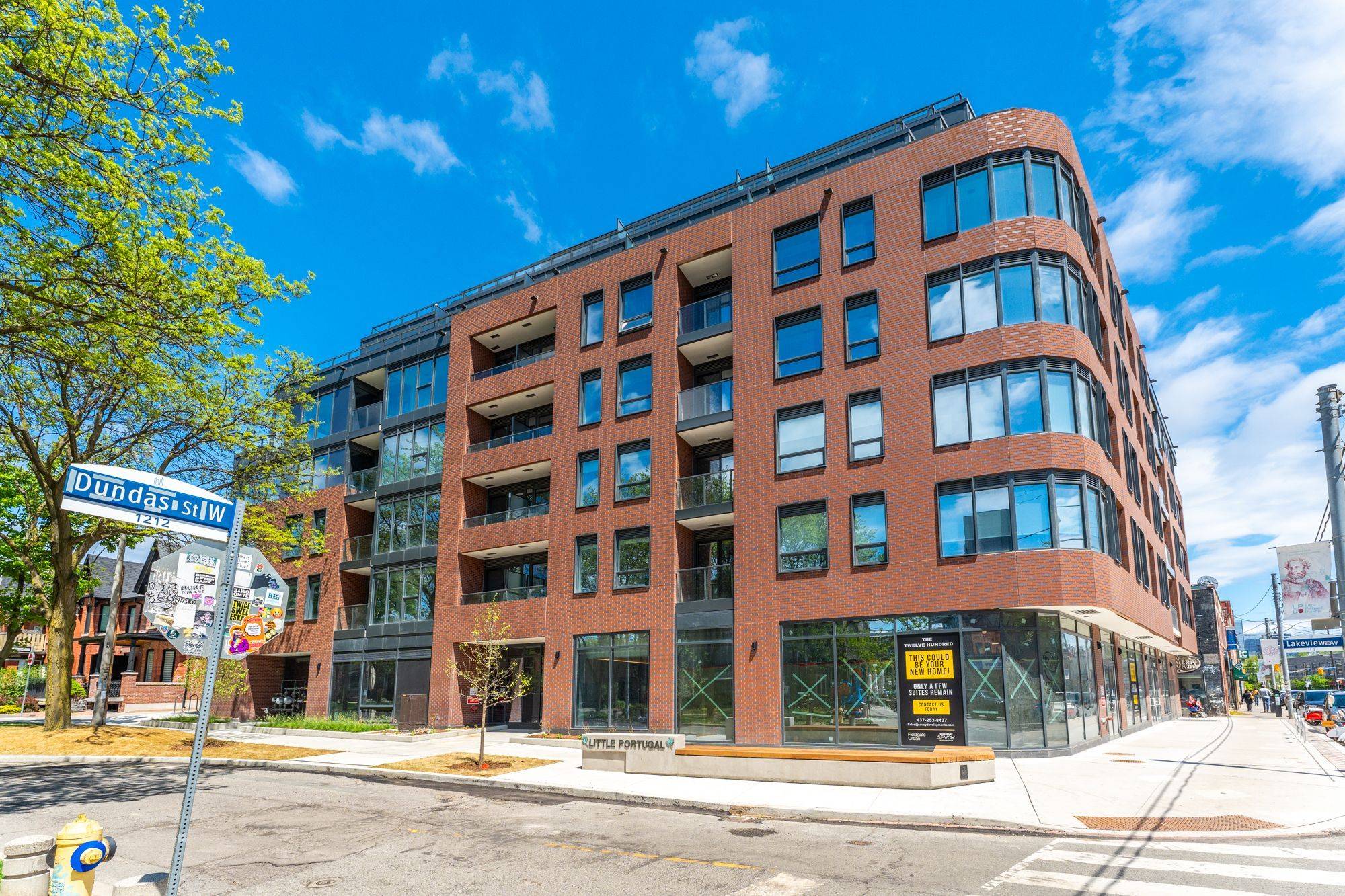 Toronto C01, ON M6J 0H3,5 Lakeview AVE #402