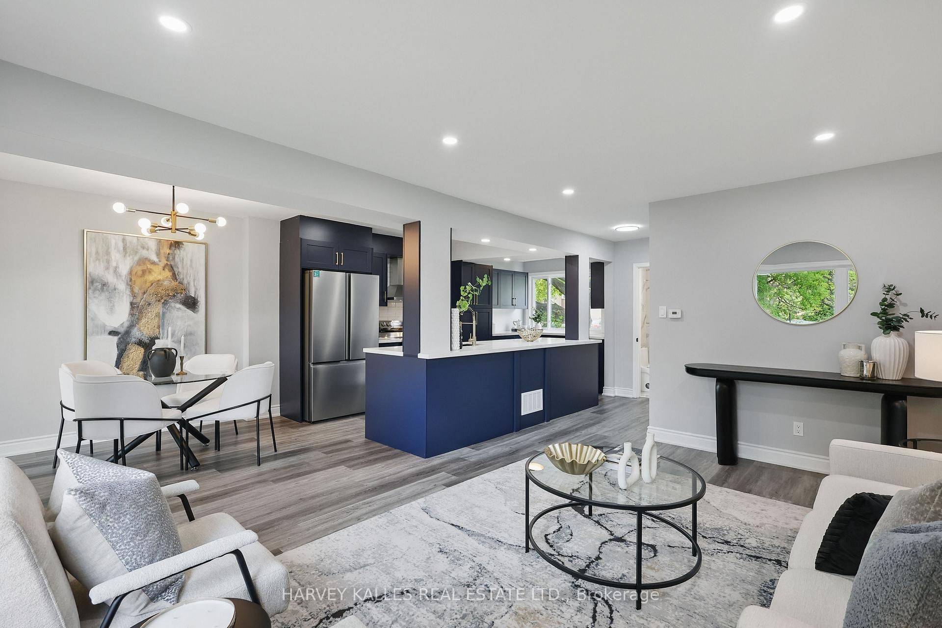 Toronto C13, ON M3A 1W9,1 Vanity CT #Upper