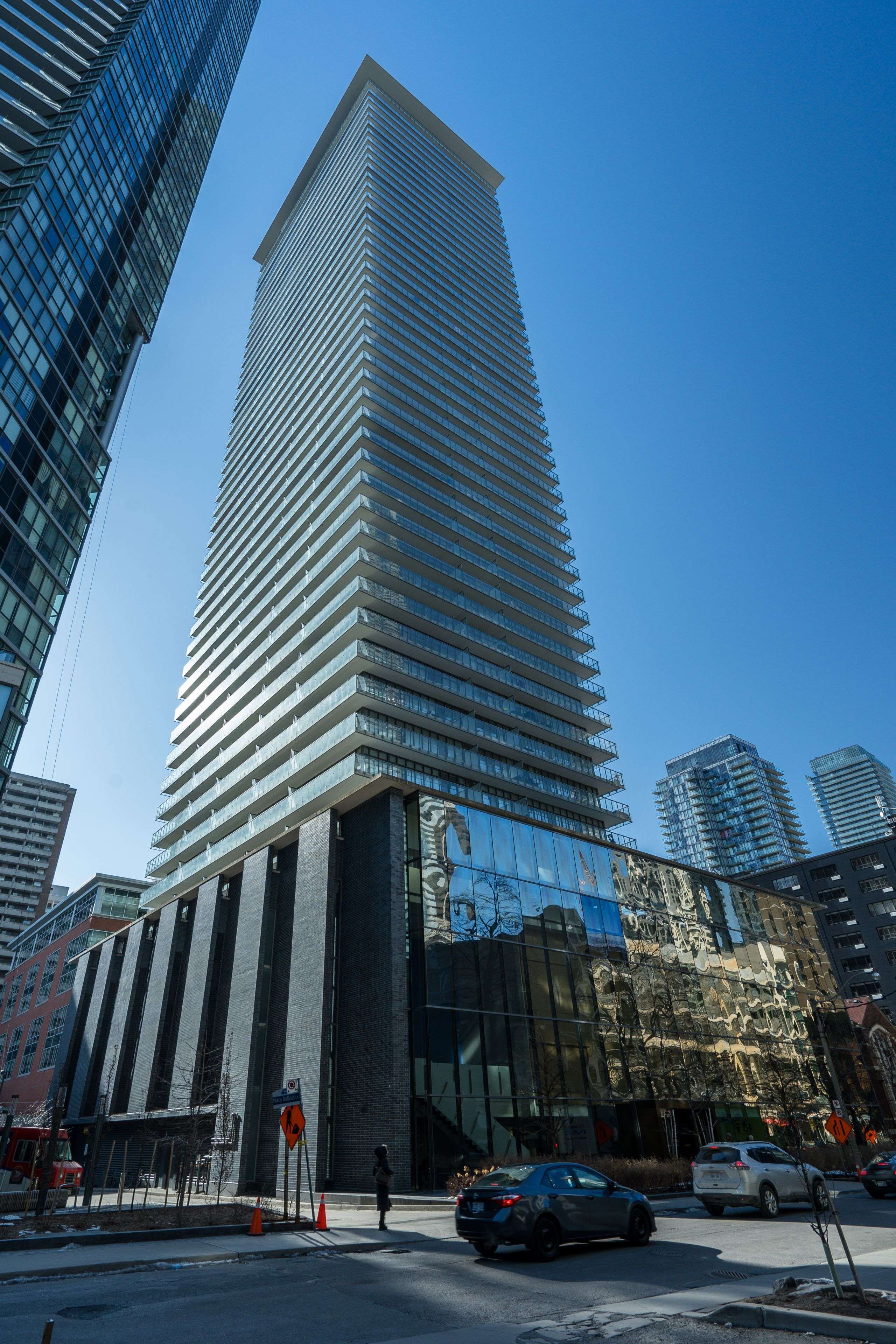 Toronto C08, ON M4Y 1R9,33 Charles ST E #1509