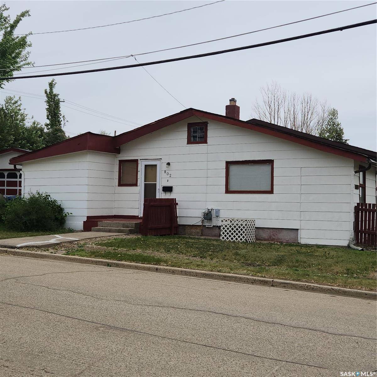 802 Fairford STREET E, Moose Jaw, SK S6H 0G4