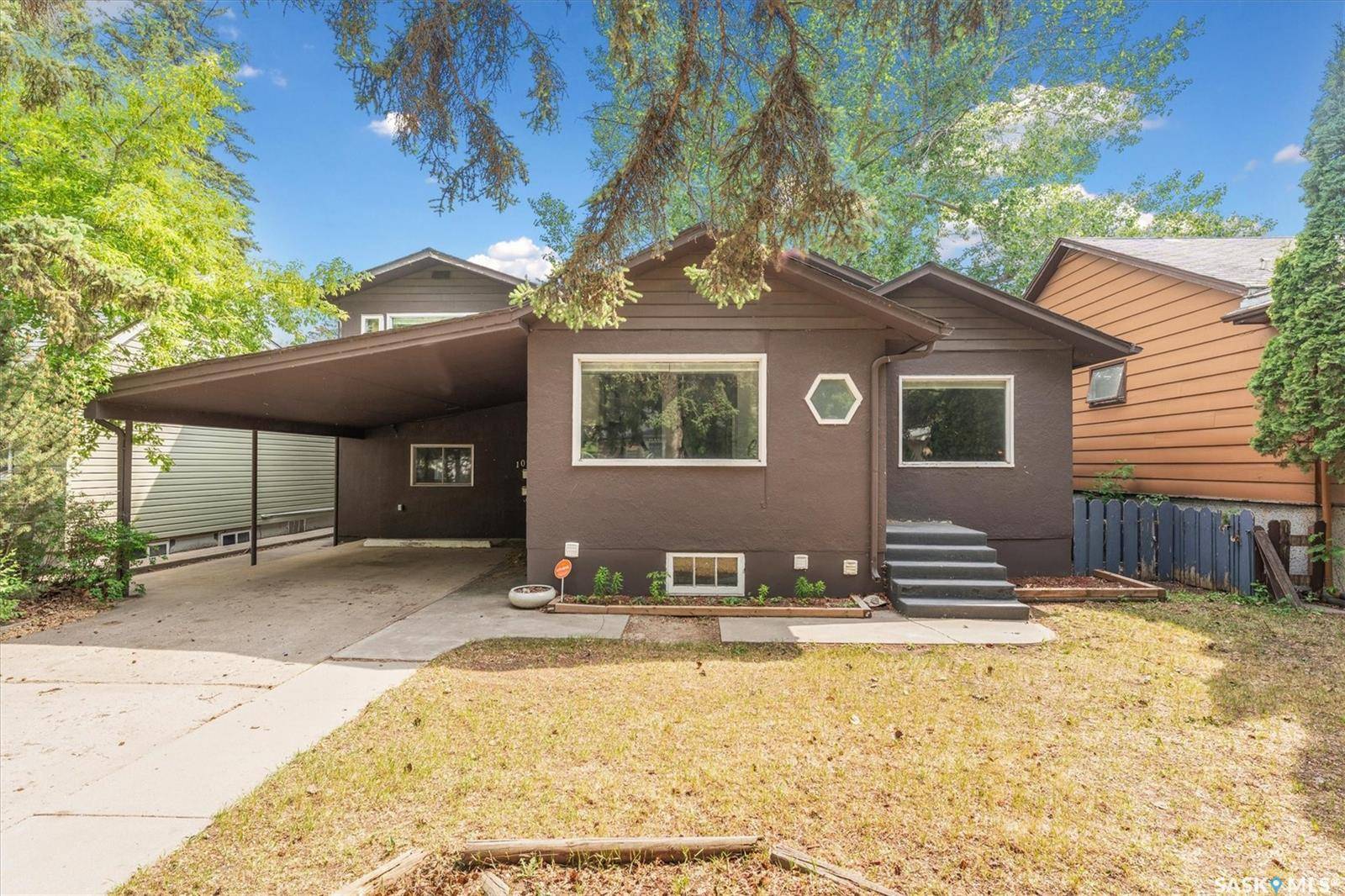 1004 6th STREET E, Saskatoon, SK S7H 1E2