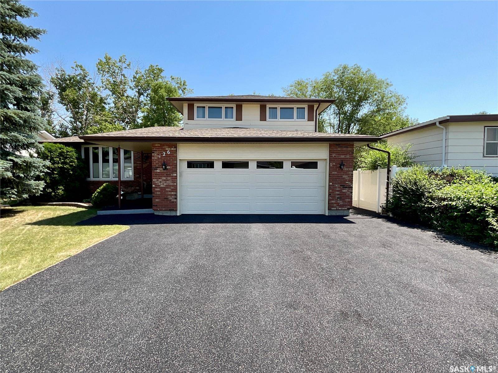 126 Hawkes BAY, Regina, SK S4X 1G7