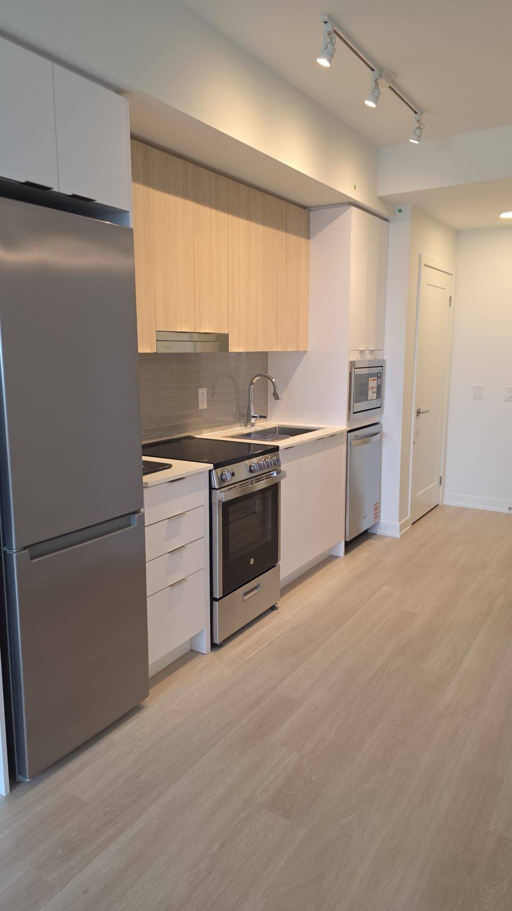 5105 Hurontario ST #2109, Mississauga, ON L4Z 0C9