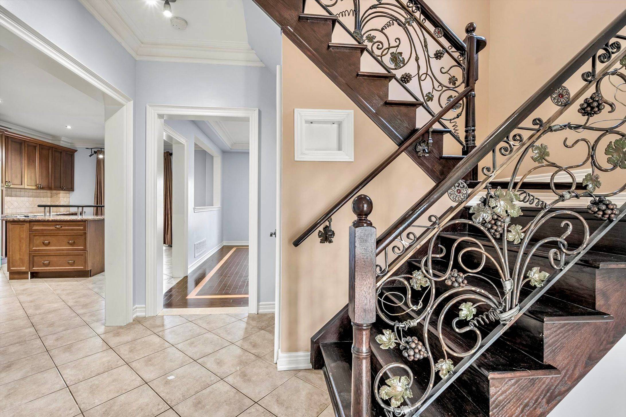 Brampton, ON L6P 0Z9,107 Eastbrook WAY #UPPER