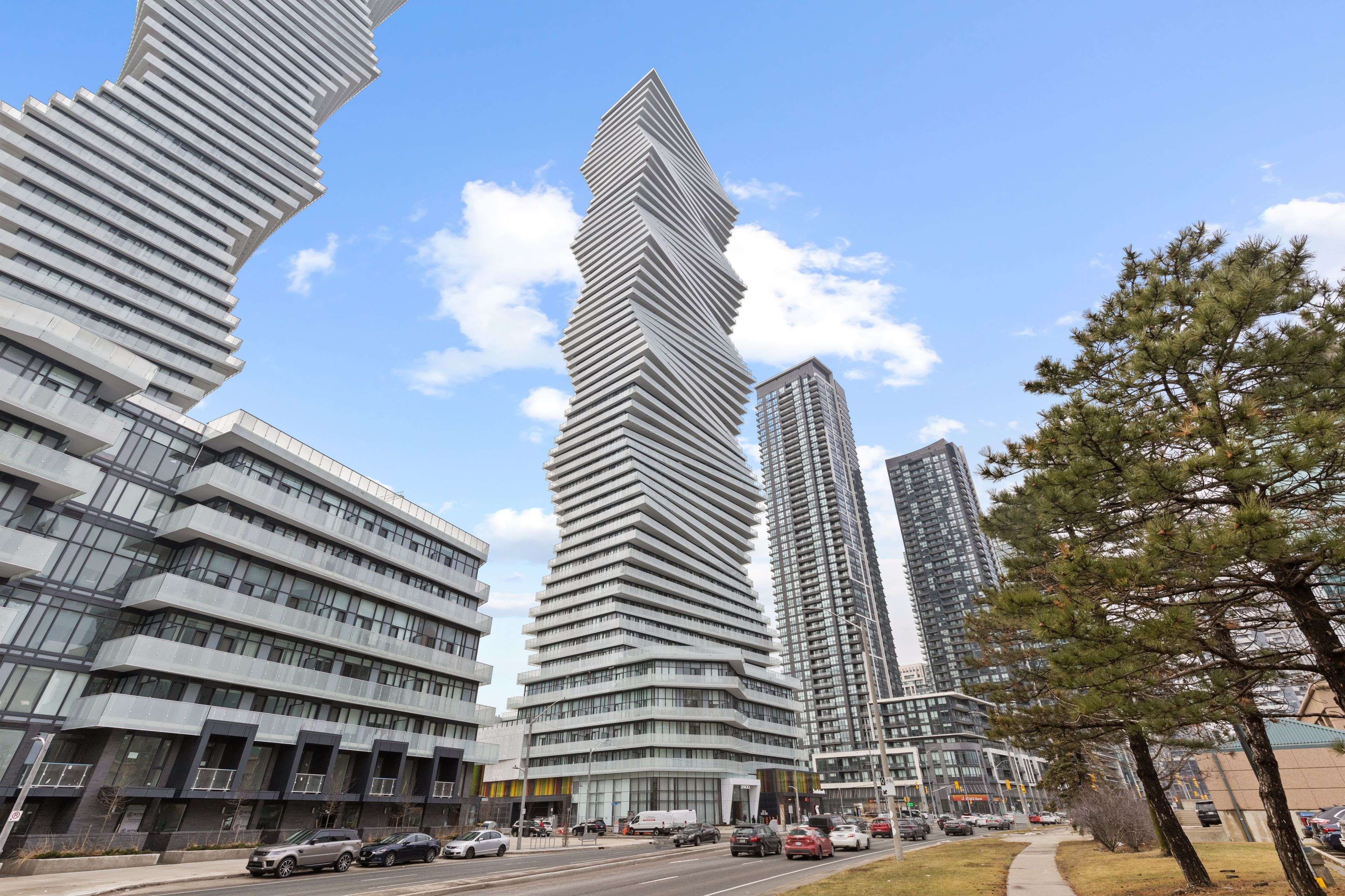 3900 Confederation Pkwy #4303, Mississauga, ON L5B 0M3