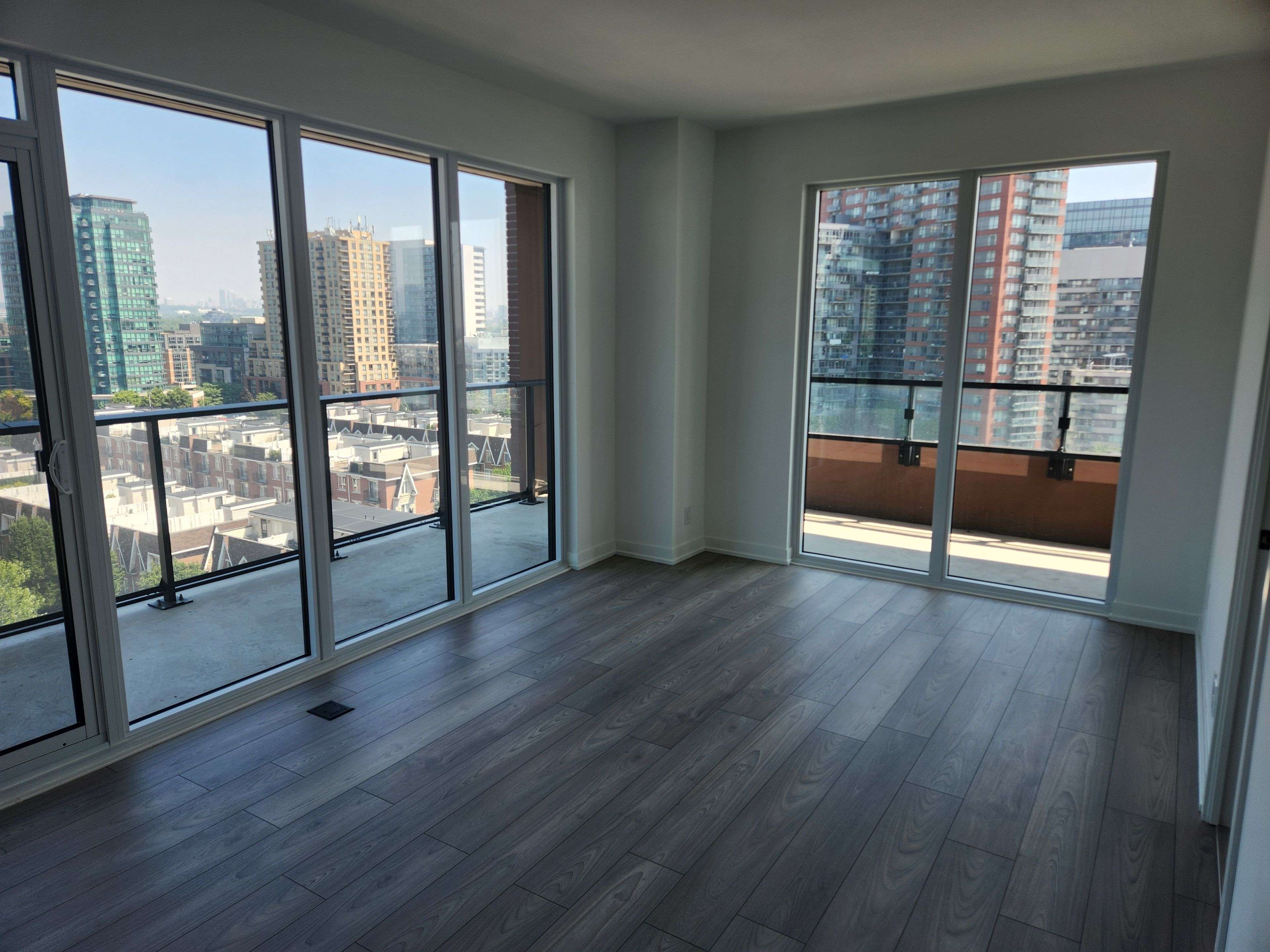 Toronto W01, ON M6K 0J2,285 Dufferin ST #807