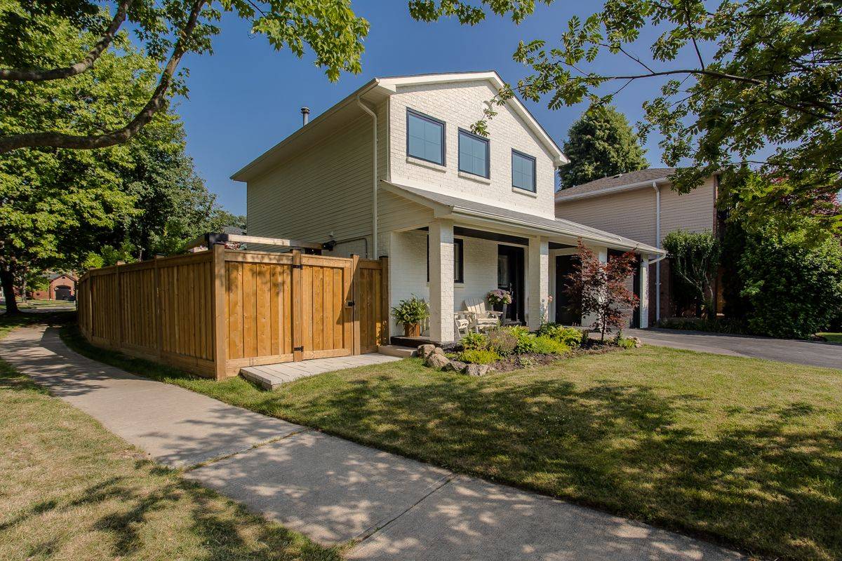 Oakville, ON L6L 5S5,180 Riverview ST