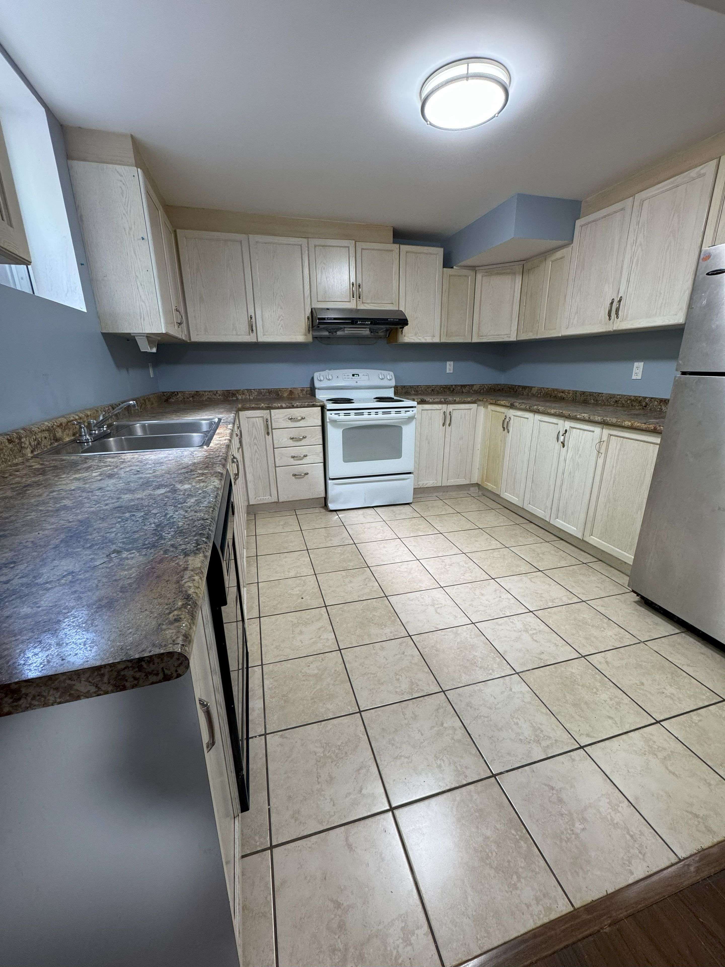 Mississauga, ON L5R 3N1,513 Ashprior AVE #Basement