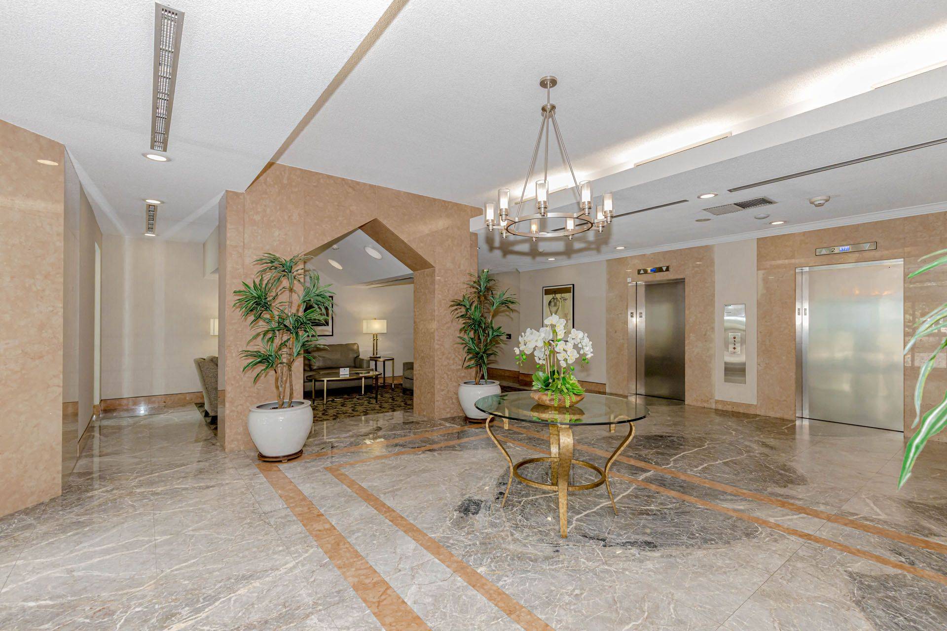 Mississauga, ON L5L 5P9,2177 Burnhamthorpe RD W #1102