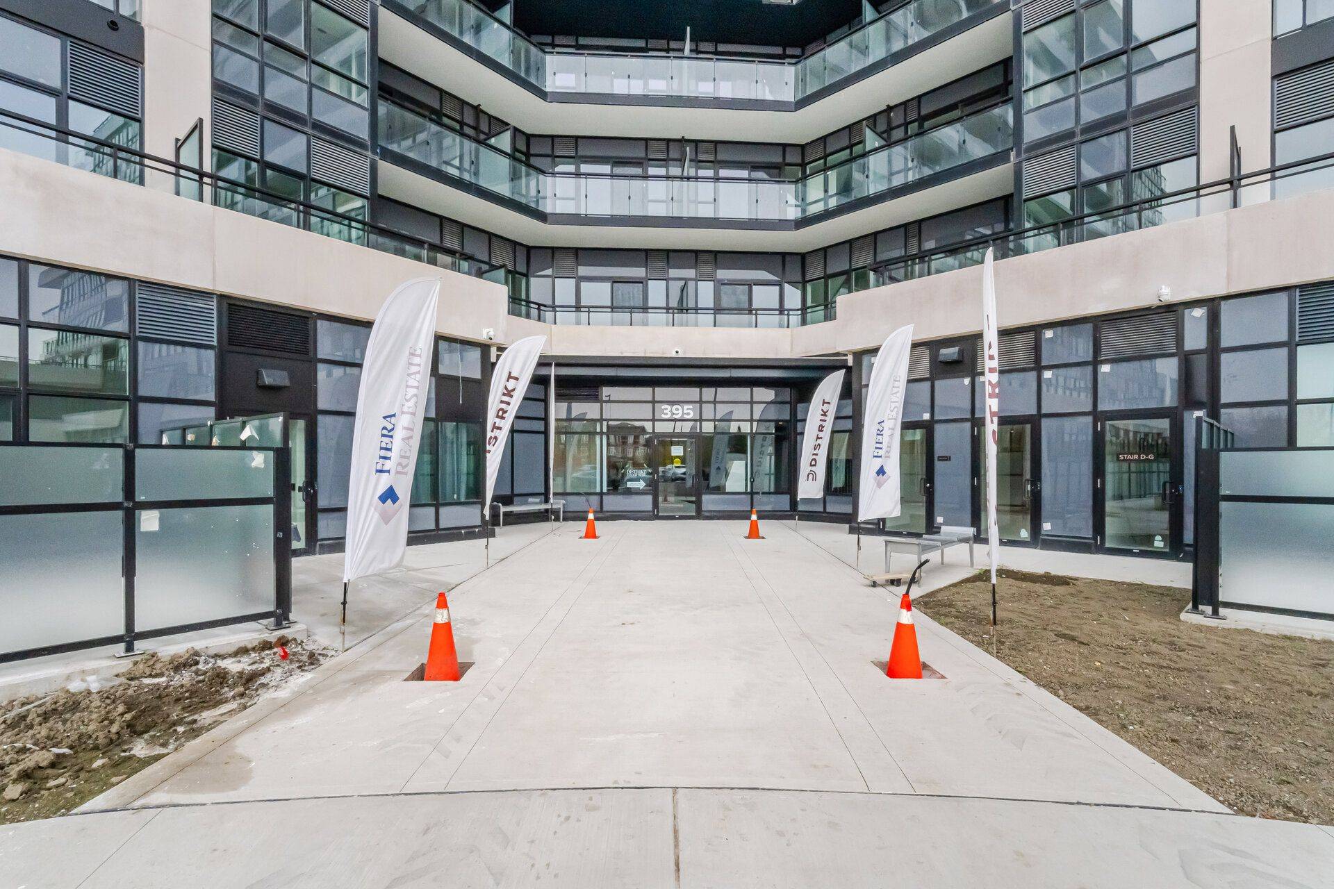 Oakville, ON L6M 5R8,395 Dundas ST W #603