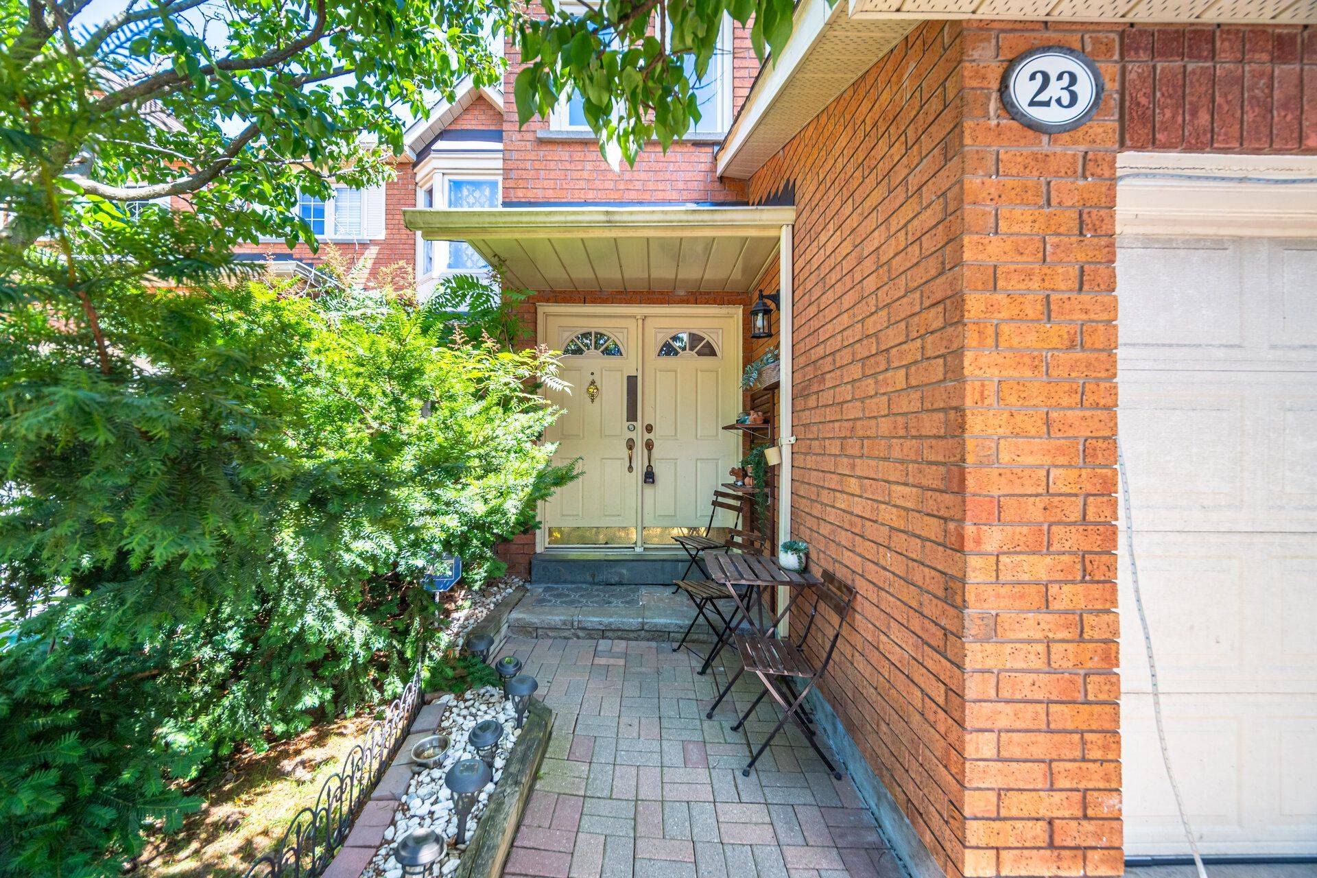 Mississauga, ON L5R 3L6,800 Constellation DR #23