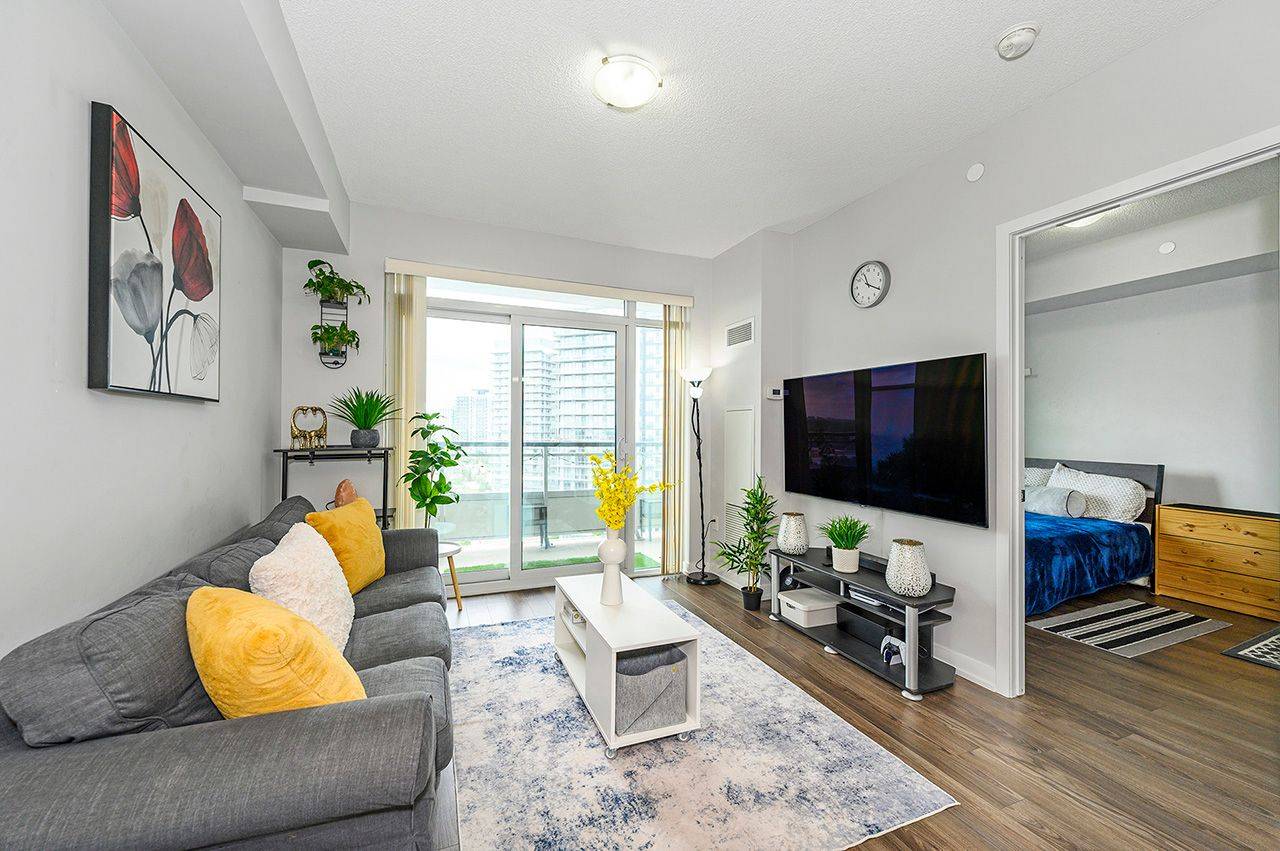 Mississauga, ON L5M 0Y3,2560 Eglinton AVE W #1006