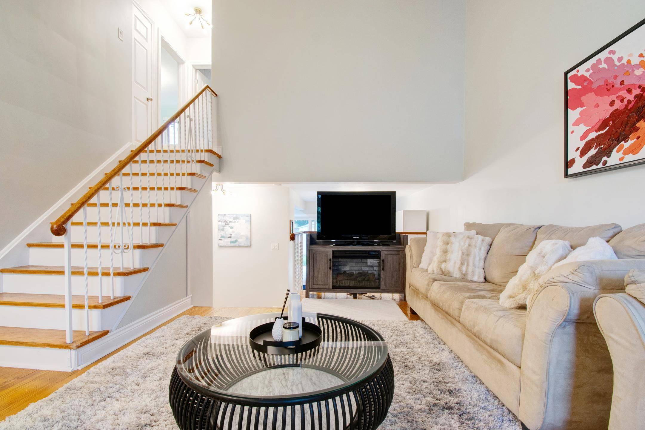 Mississauga, ON L4T 1N9,3047 Merritt AVE