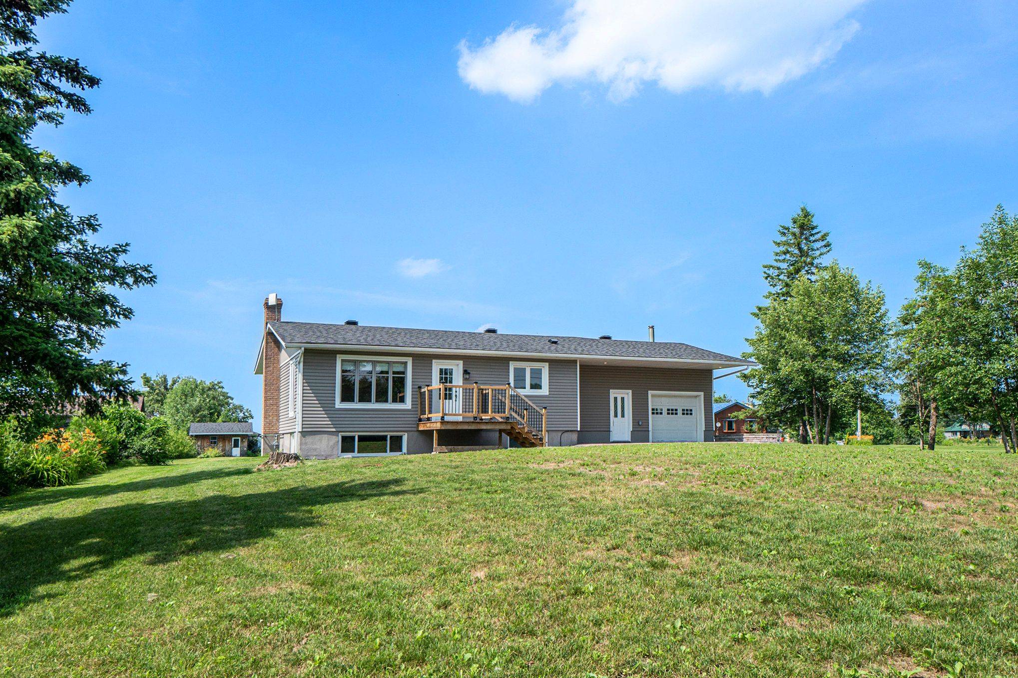 Clarence-rockland, ON K4K 1K9,9360 County Road 17 RD