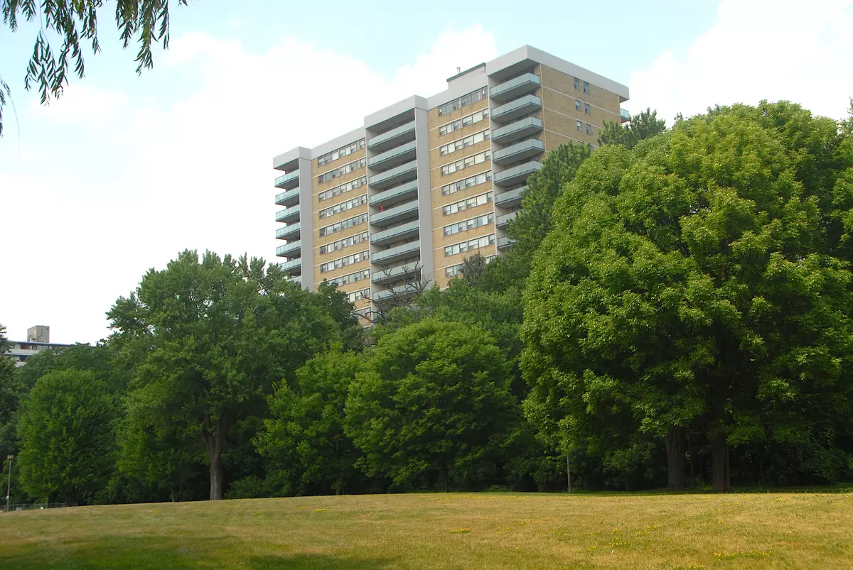 Toronto W04, ON M9N 3R9,2130 Weston RD #901