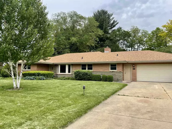 1915 Greenfield Lane, Rockford, IL 61107