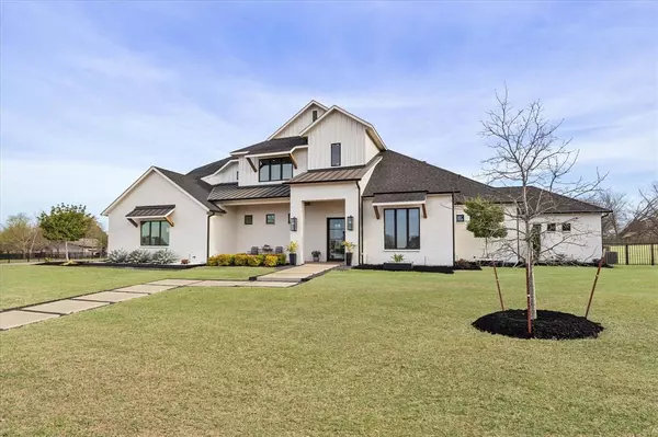 Heath, TX 75032,909 Saint Anne Court