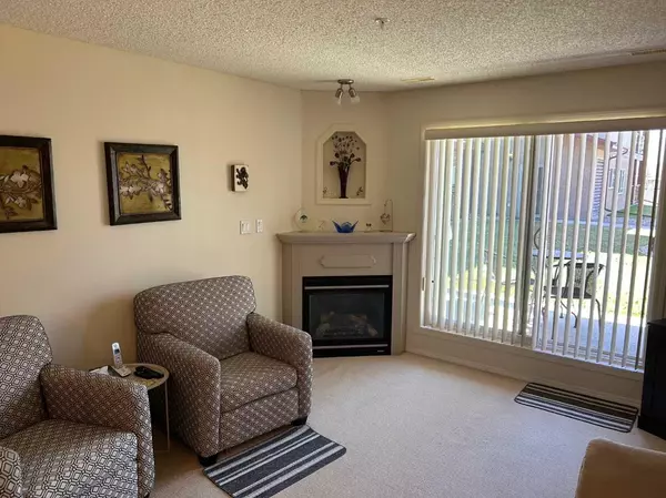 Red Deer, AB T4R 3J1,18 Averill ST #125