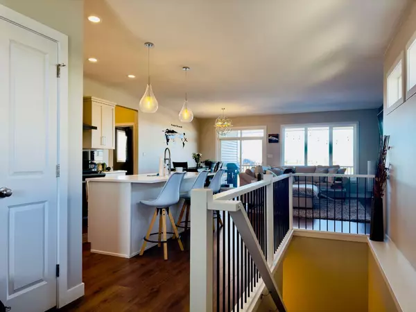 Lethbridge, AB T1J5K3,355 Skeena CRES W