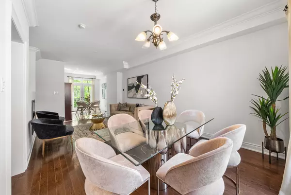 Toronto C14, ON M2N 0H7,25 Slingsby LN