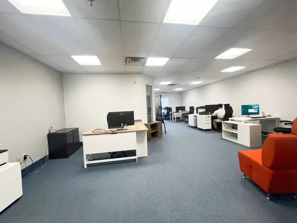 Richmond Hill, ON L4B 1B3,30 East Beaver Creek RD #210
