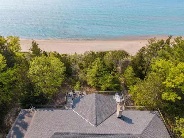 Lambton Shores, ON N0M 1T0,9856 Huron PL