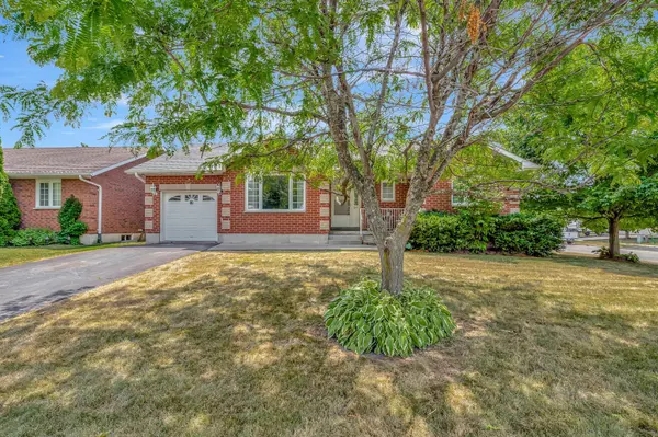 Kawartha Lakes, ON K9V 6H8,7 Eakins CRES
