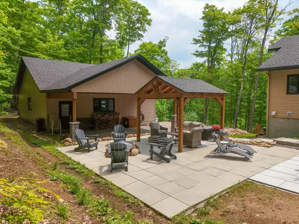 Lake Of Bays, ON P1H 2J6,1333 Walker Lake DR