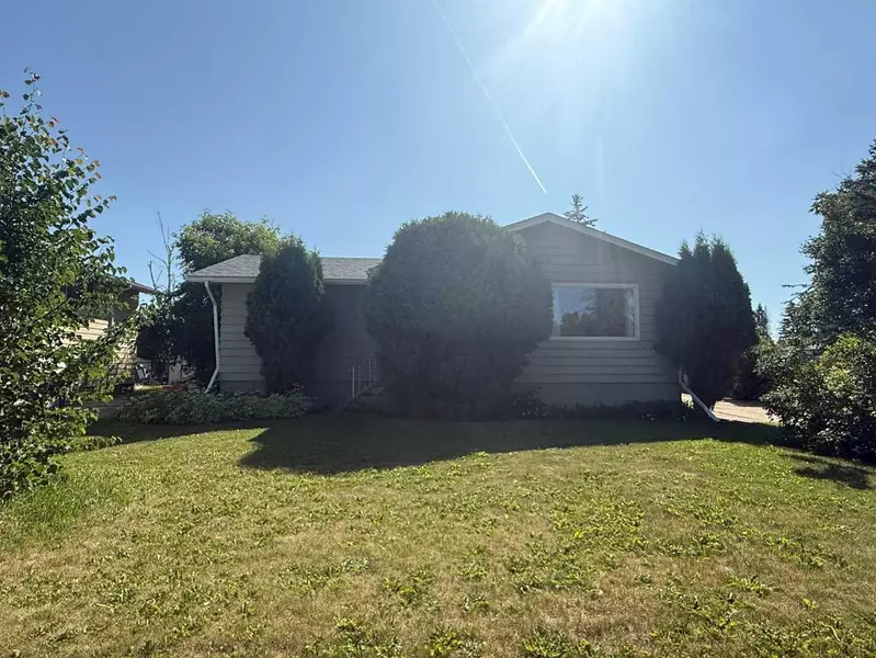 5533 47 ST, High Prairie, AB T0G1E0