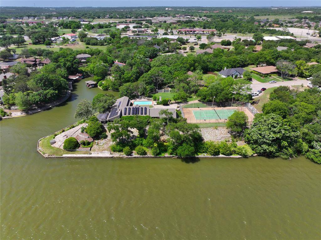 1517 Lakeview Court, Granbury, TX 76048