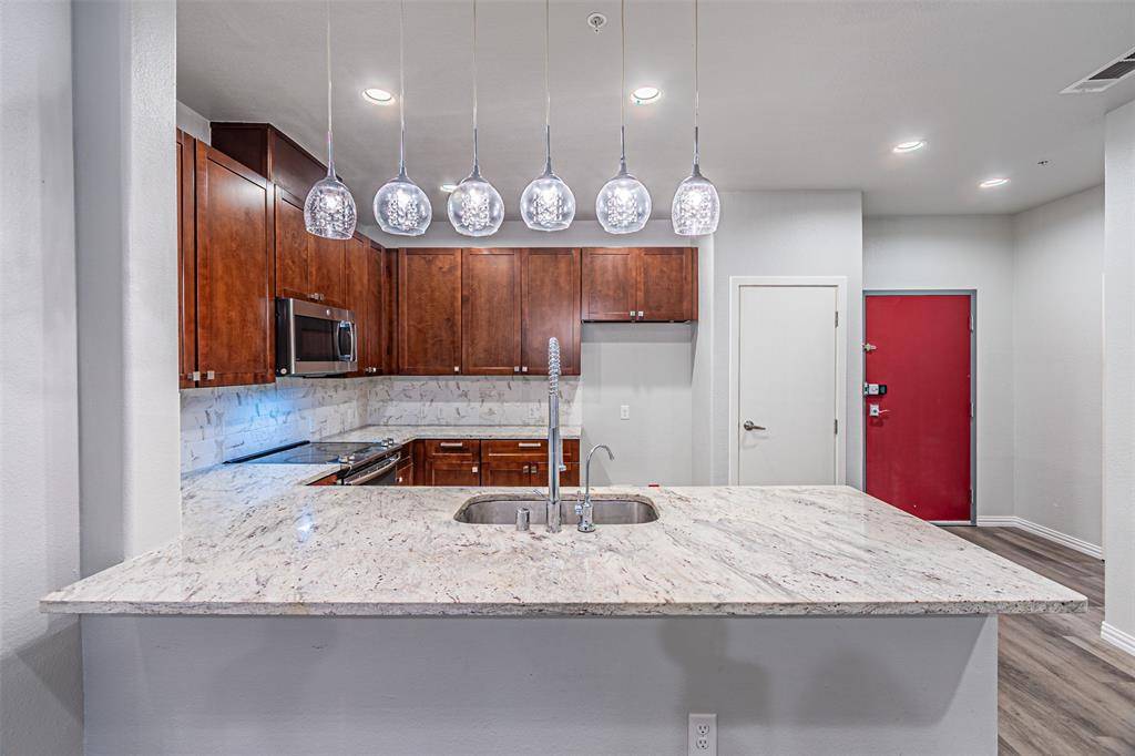1220 W Trinity Mills Road #2007, Carrollton, TX 75006