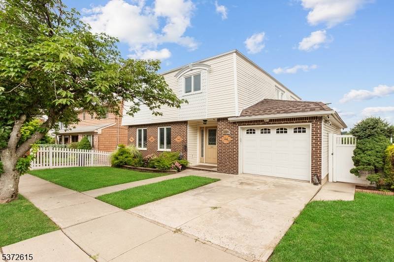 111 Park Pl, Kearny Town, NJ 07032