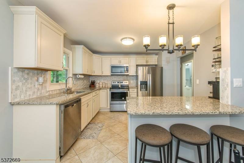 Hopatcong Boro, NJ 07843,26 Columbia Trl