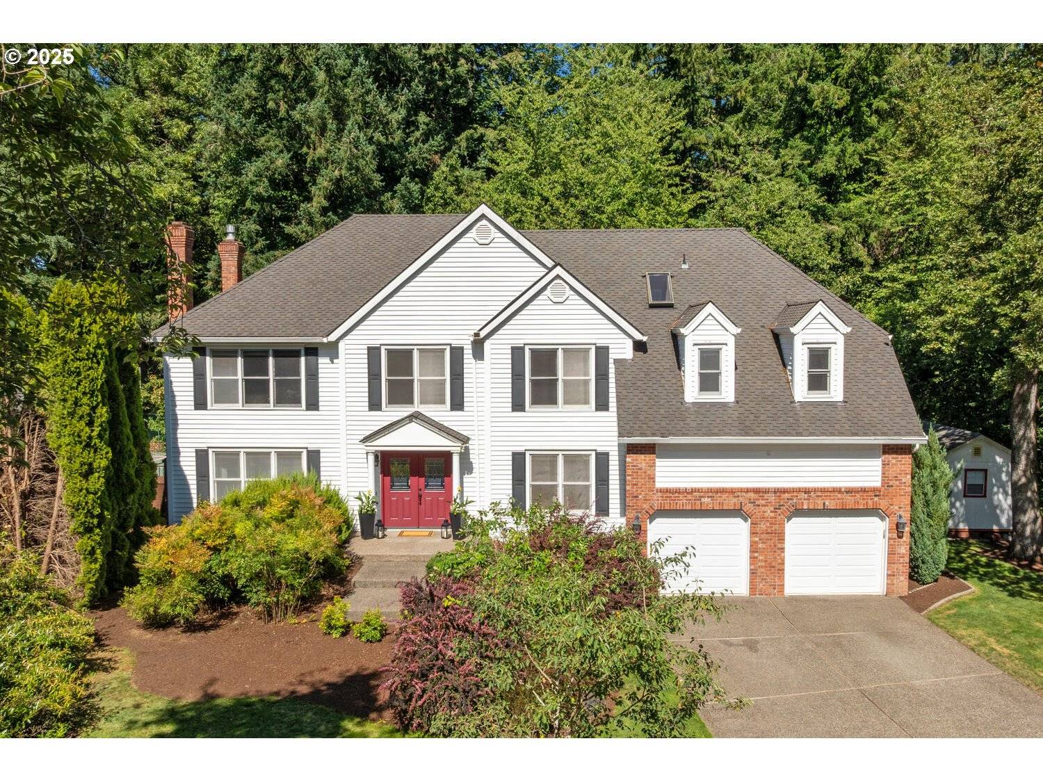 Lake Oswego, OR 97035,15601 MANCHESTER DR