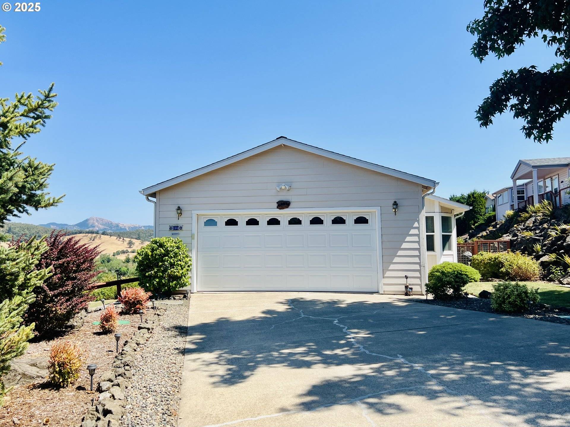 Roseburg, OR 97471,104 ANGELCREST CT