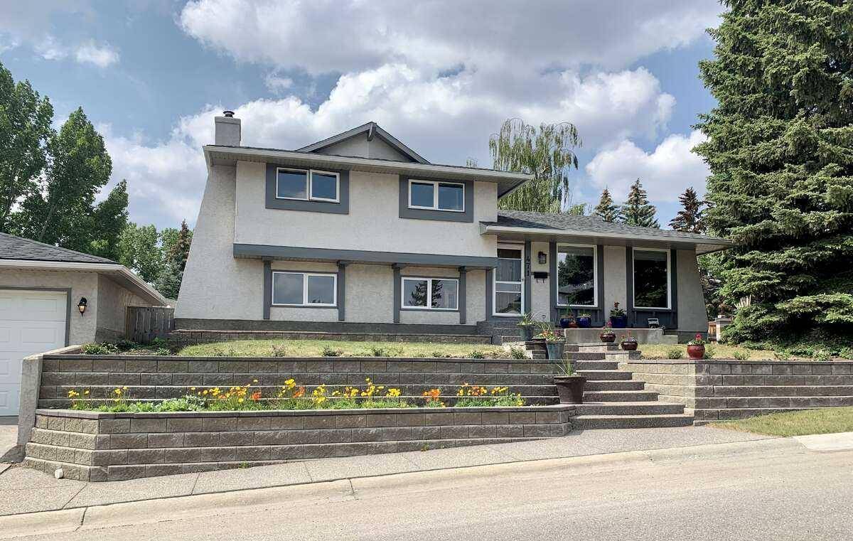 471 Dalmeny HL NW, Calgary, AB T3A 1T8