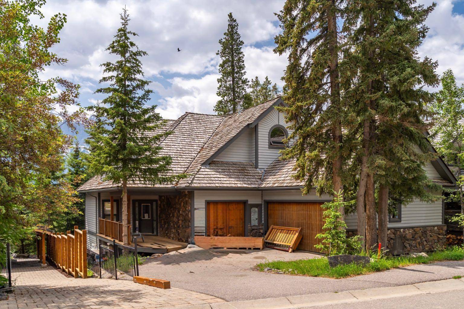 129 Silvertip RDG, Canmore, AB T1W 3A8