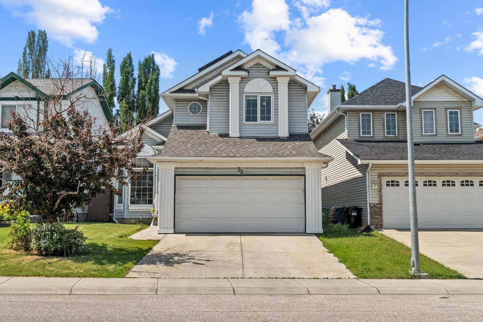 32 Douglas Ridge GN SE, Calgary, AB T2Z 2T2