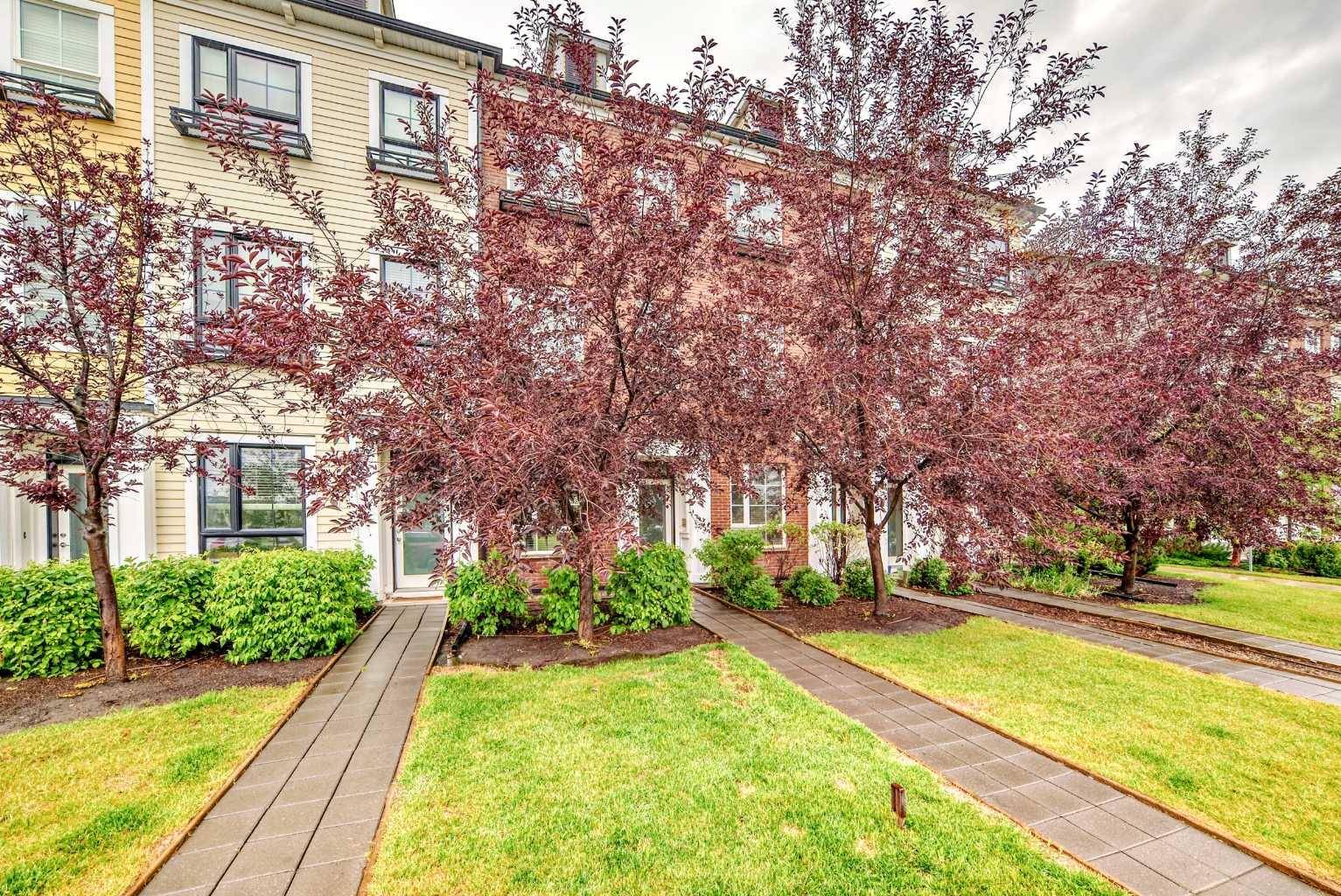 227 Copperpond Common Southeast, Calgary, AB T2Z 1G5