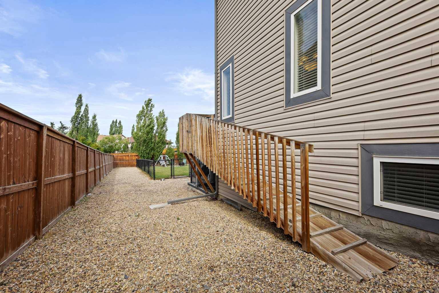 Langdon, AB T0J 1X1,207 Railway Close SE