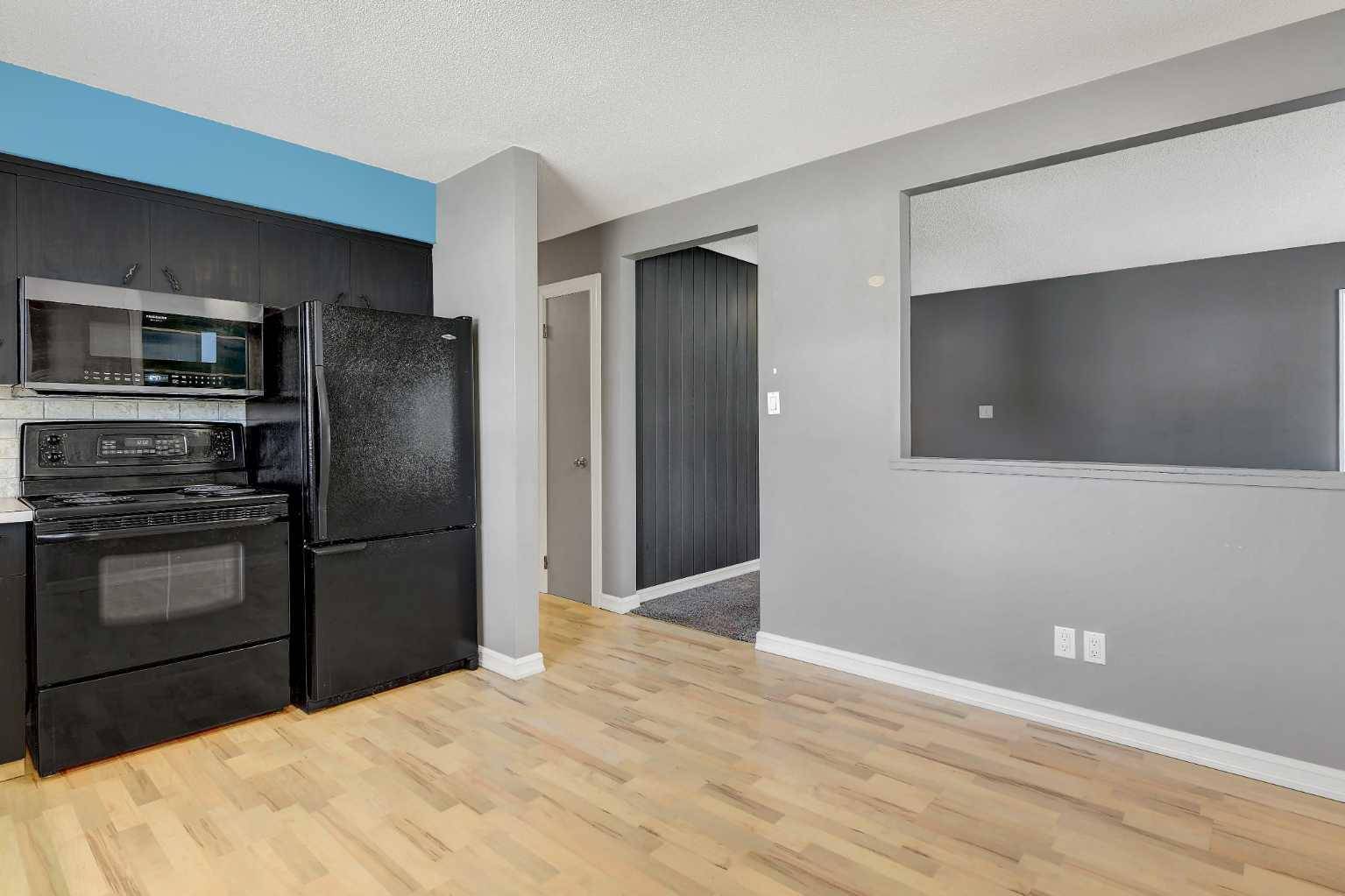 Grande Prairie, AB T8V 3E7,11105 93A ST