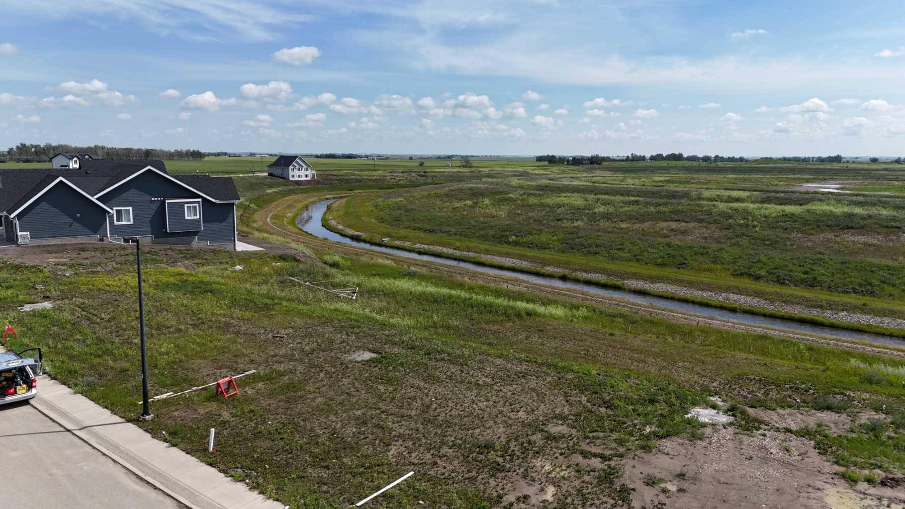 Lyalta, AB T0J 1Y1,323 Muirfield CRES